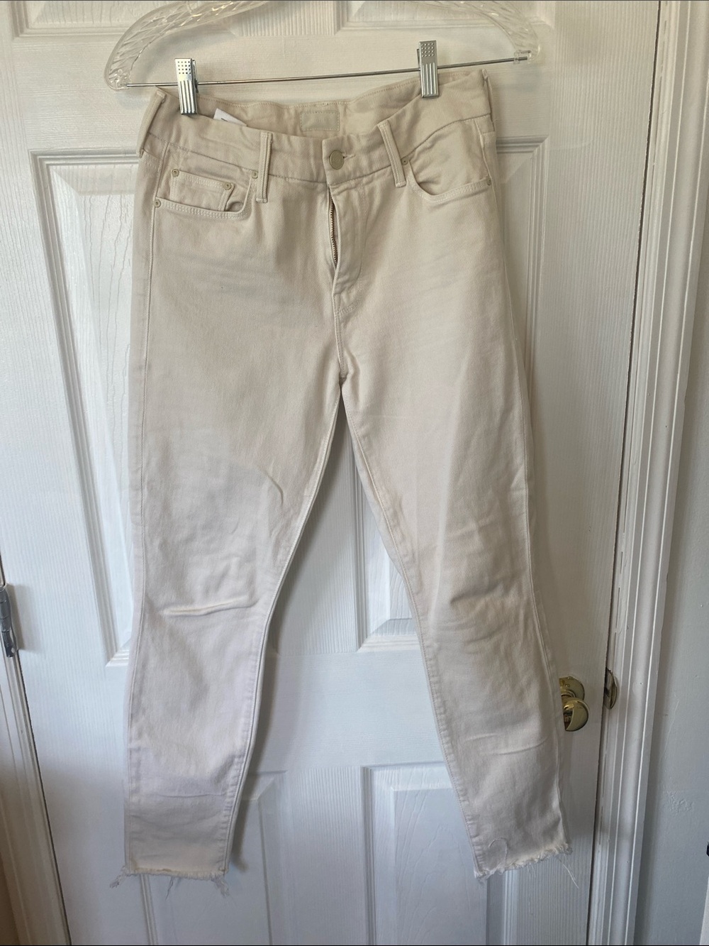 MOTHER The Looker Ankle Fray Cream  Jeans